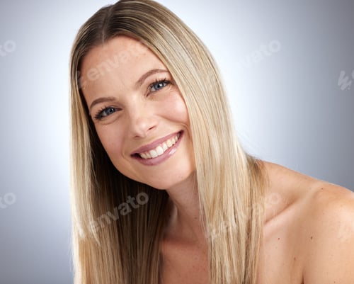 Preview: Blonde Woman Smiling with Long Hair