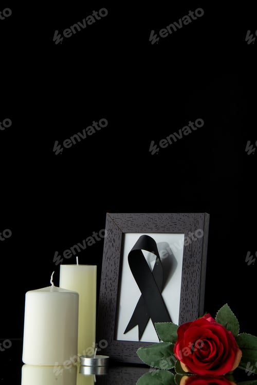 Preview: front view of white candles with picture frame on black background funeral death palestine