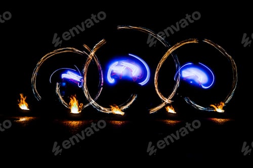 Preview: fiery pieces of a fire show
