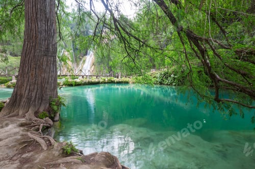 Preview: Waterfall in Mexico