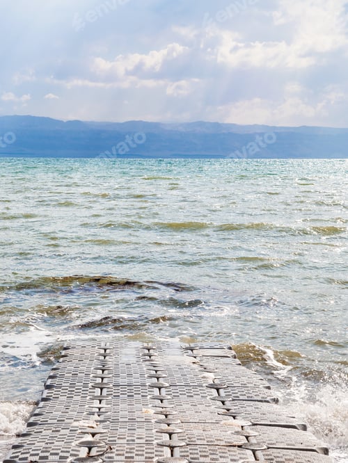 Preview: pontoon pier on coast of Dead Sea in winter