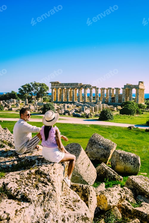 Preview: View on sea and ruins of greek columns in Selinunte Archaeological Park
