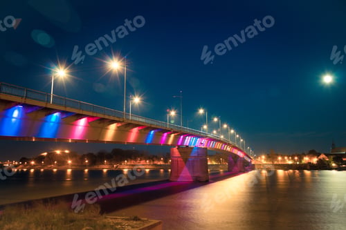 Preview: Low angle shot of a bridge