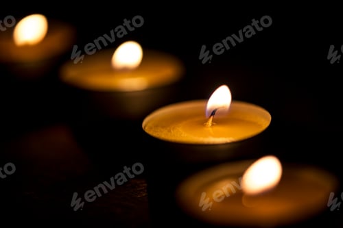 Preview: Candles glowing in the dark