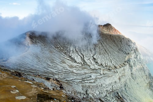 Preview: Kawa Ijen Volcano crater and lake