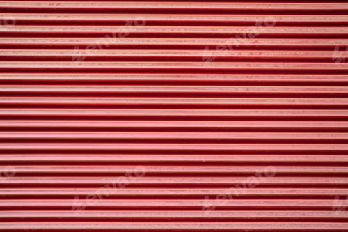 Visualização: Fundo de linhas verticais vermelhas paralelas. Textura metálica, listras abstratas reais.