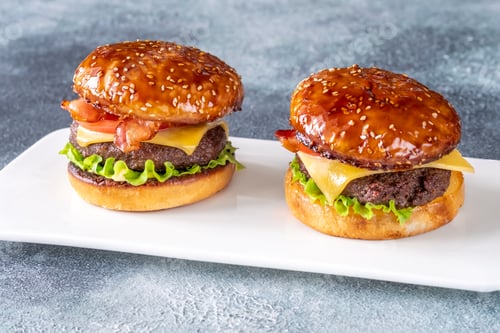 Preview: Hamburgers on the plate