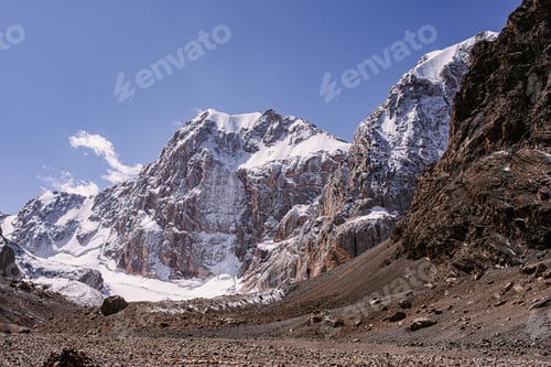 Preview: Snow-capped mountain peaks in Tajikistan