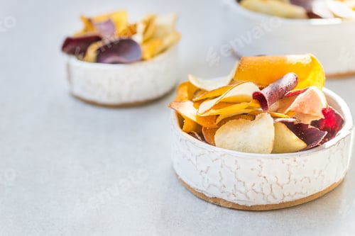 Preview: Bowl of Healthy Snack from Vegetable Chips