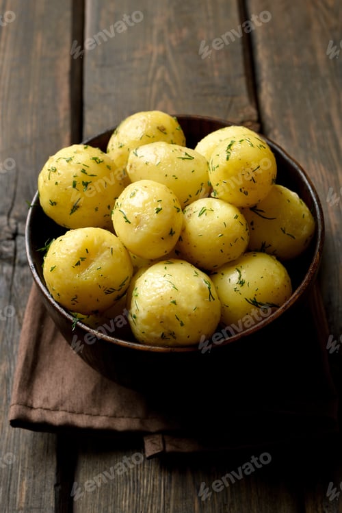 Preview: Boiled potatoes with dill in bowl