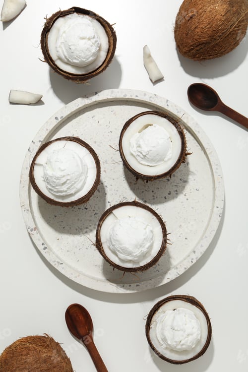 Preview: Summer dessert - ice cream, ice cream with coconut
