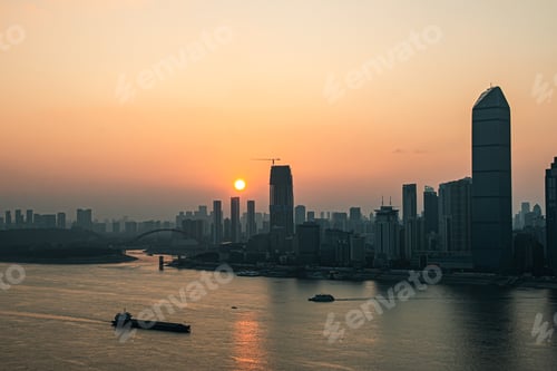 Preview: Sunset, bridges and buildings stand on both sides of the Yangtze River