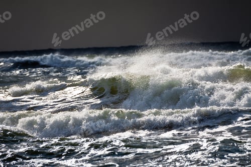Preview: Big waves with foam on sea