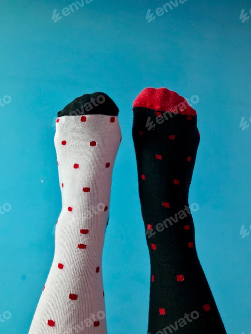 Preview: Every leg has its own opinion || Blue background || Difference || Odd one || Black || White || Dotts