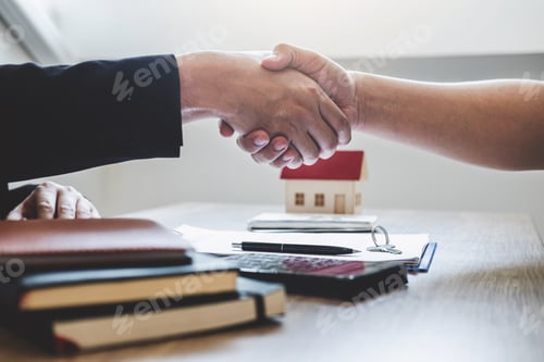 Preview: Finishing to successful deal of real estate