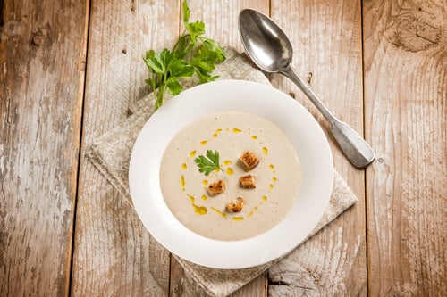 Preview: artichoke cream soup with sliced bread