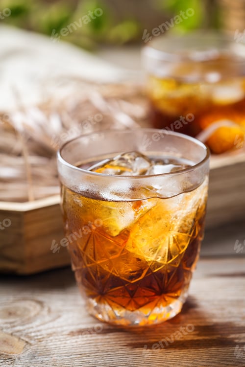 Preview: Old fashioned italian cocktail negroni with gin, campari, martini vermouth