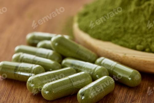 Preview: Capsules filled with Moringa powder