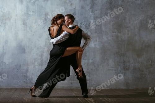 Preview: Tango pair dancers. Dance in ballroom