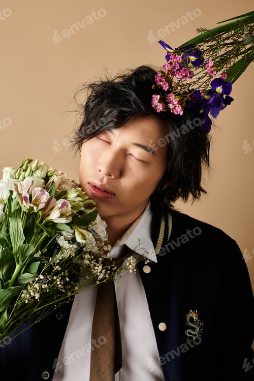 Preview: Expression of spring fashion by a stylish man surrounded by flowers and colors