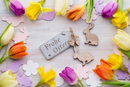 Preview: Easter and spring decoration, flowers and eggs.