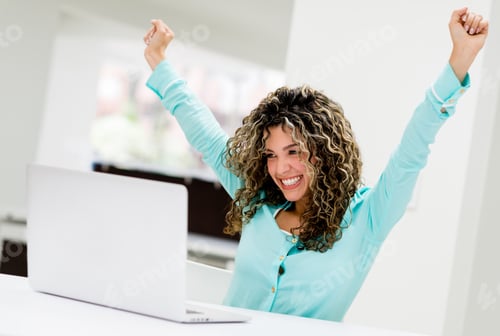 Preview: Successful Business Woman Working Online At The Office