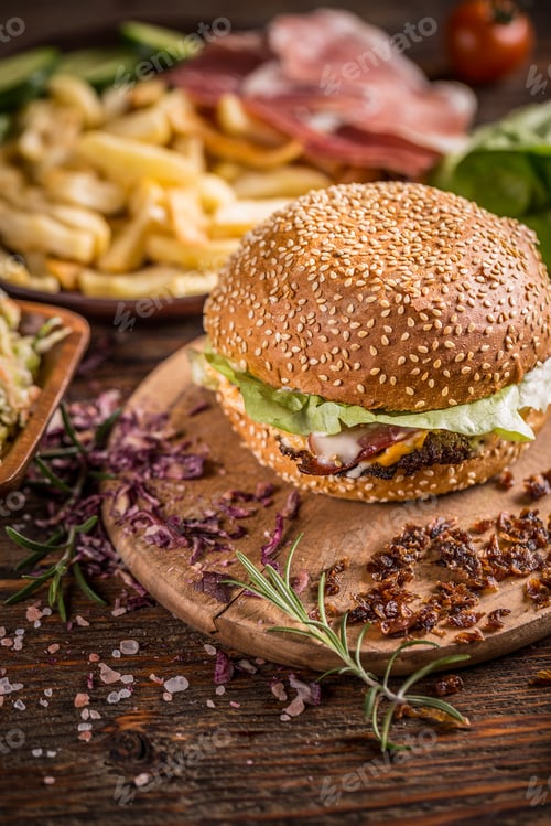Preview: Beef burger in bun