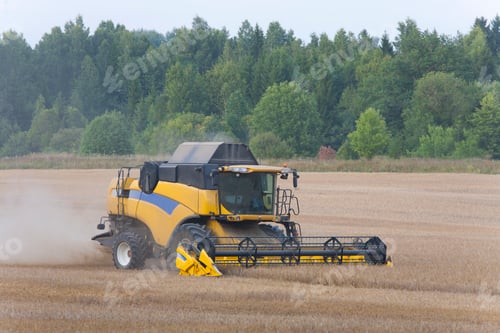 Preview: Modern Combine Harvester