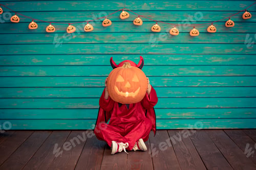 Preview: Happy child dressed Halloween costume