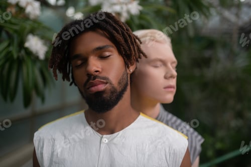 Preview: Models closing eyes while participating in photo session