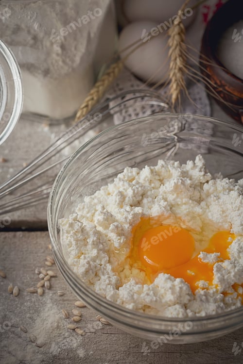 Preview: Milk, cottage cheese, sour cream, fresh eggs and wheat