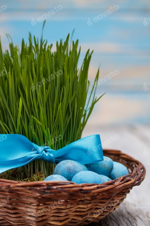 Preview: Green grass with ribbon