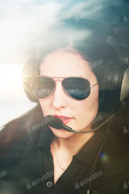 Preview: Professional female aviator