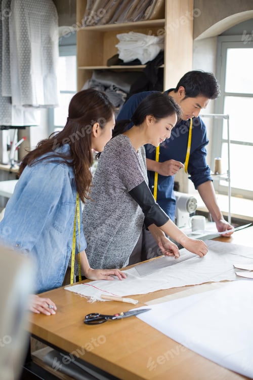 Preview: Fashion designers working in studio