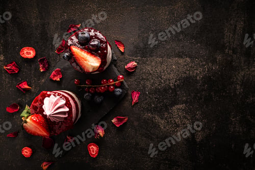 Preview: Mini round strawberry cheesecake
