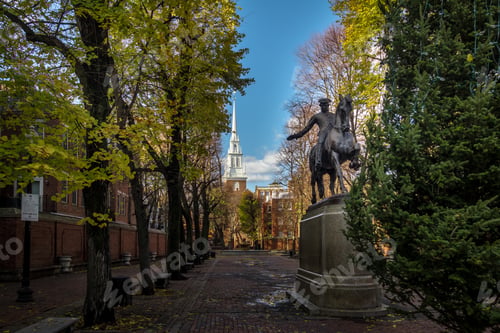 Preview: Paul Revere Statue and Old North Church - Boston, Massachusetts, USA