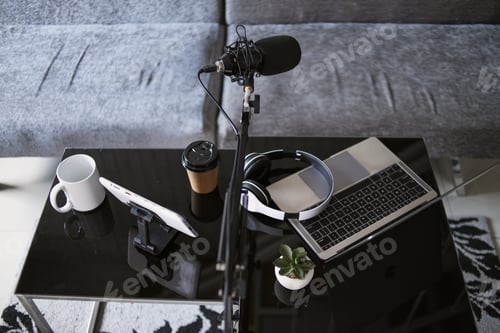Preview: Podcast studio set