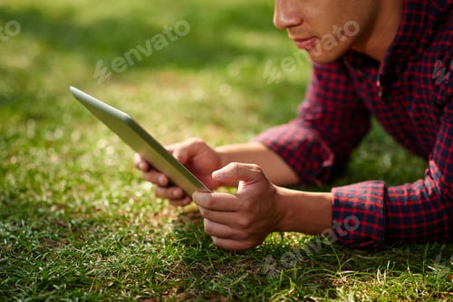 Preview: Using tablet computer