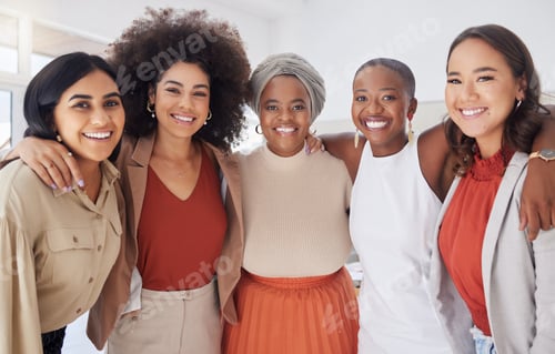Preview: Portrait of a diverse group of smiling ethnic business women standing together in the office. Ambit