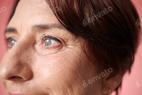 Preview: Mature Woman with Eye Wrinkles