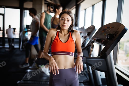 Preview: Disappointed tired woman trying to reach fitness goals by endurance and stamina training