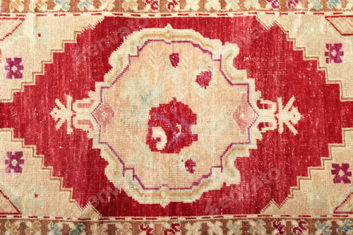 Preview: Textures and patterns in color from woven carpets