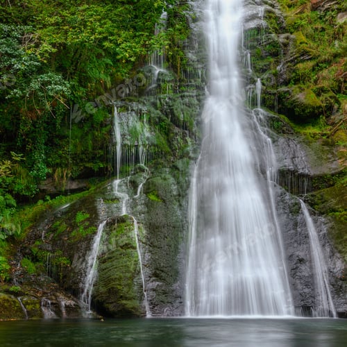 Preview: Waterfall flowing into a pool