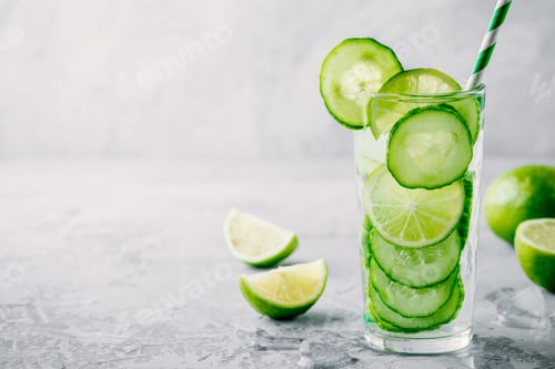 Preview: Refreshing Cucumber and Lime Infused Water