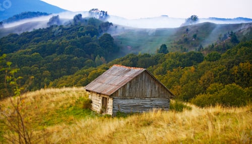 Preview: Wooden cottage in the mountains