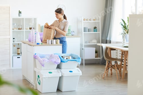 Preview: Woman separating the waste