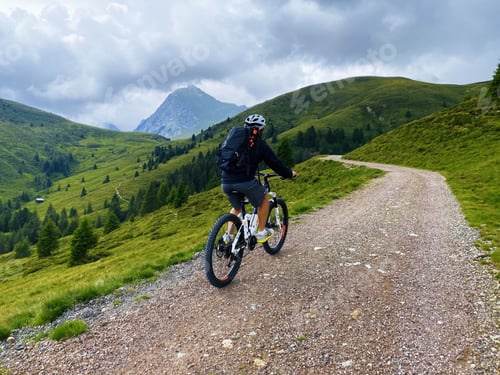 Preview: Single mountain bike rider on electric bike
