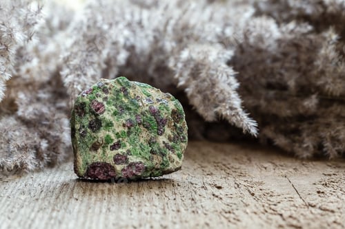 Preview: Eclogite rock with green pyroxene and red garnet