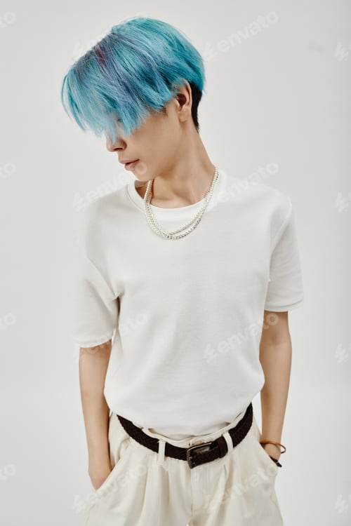 Preview: Asian teenager with stylish hairstyle
