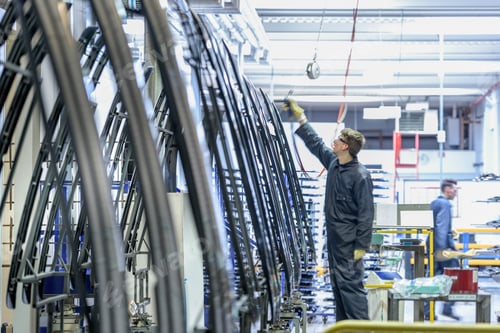 Preview: Workers cleaning parts in automotive parts spray paint factory